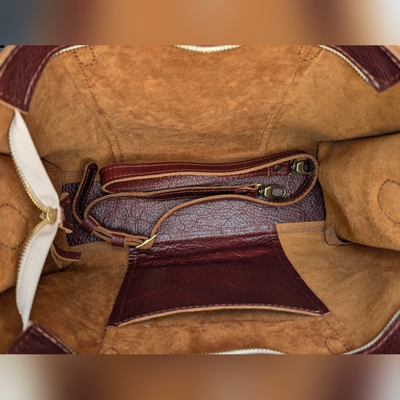 Cinnamon Bear E/W Lola Crossbody Bag - Picture 5 of 7